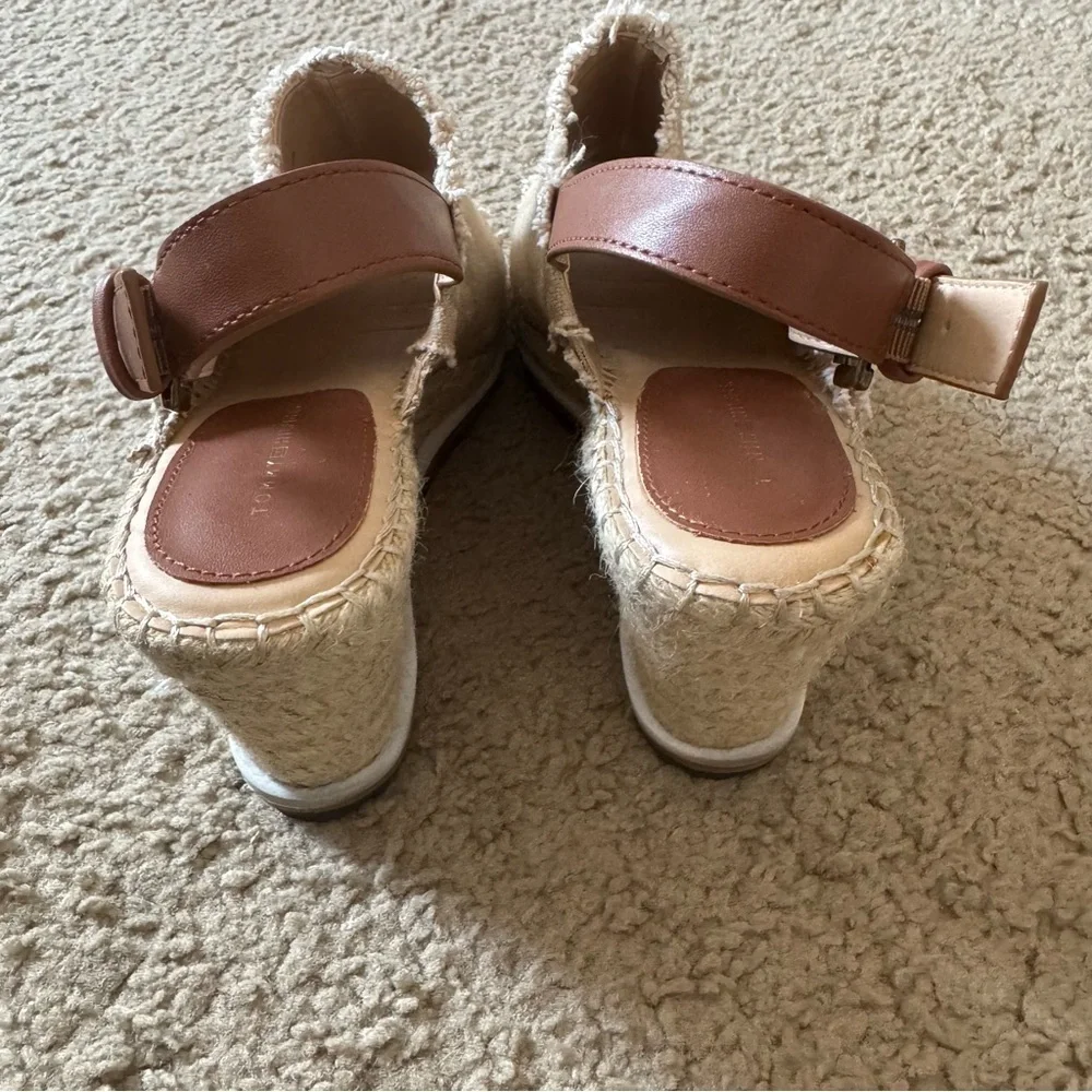 TOMMY HILFIGER size 7 1/2 M